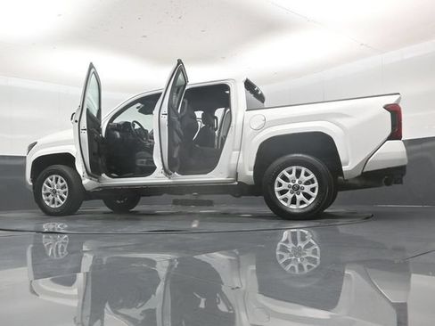 Used 2025 Toyota Tacoma SR5 AWD/4WD image 65