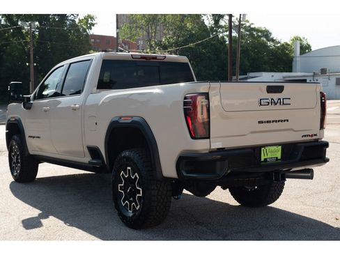 New 2026 GMC Sierra 2500 AT4X w/ LPO, Black Badging Package AWD/4WD image 7