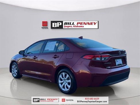 Used 2023 Toyota Corolla LE image 3