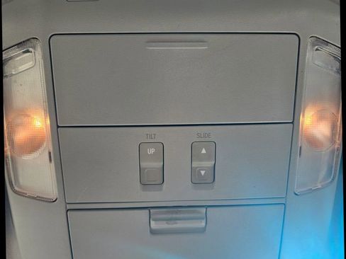 Used 2008 Toyota Sequoia Limited image 31