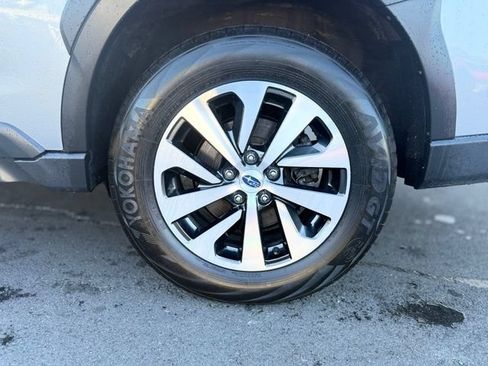 Used 2023 Subaru Outback Premium AWD/4WD image 29
