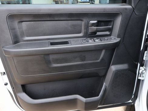 Used 2024 RAM 2500 Tradesman w/ Chrome Appearance Group image 22