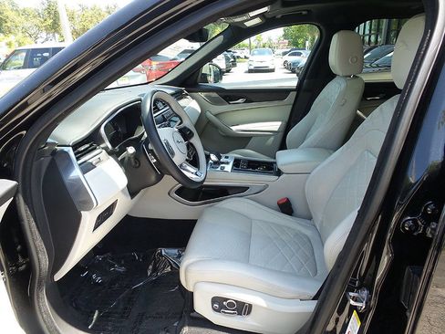 Used 2023 Jaguar F-PACE S AWD/4WD image 27