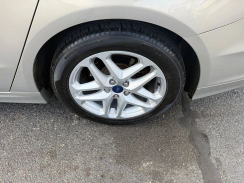 Used 2015 Ford Fusion SE image 17
