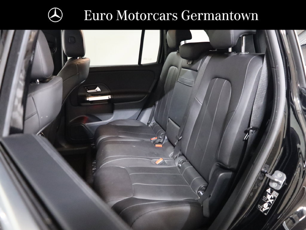 Used 2023 Mercedes-Benz GLB 250 4MATIC w/ Premium Package image 34