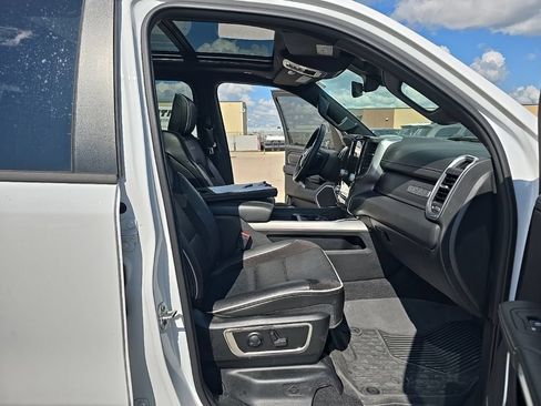 Used 2025 RAM 1500 Laramie w/ Sport Appearance Package AWD/4WD image 17