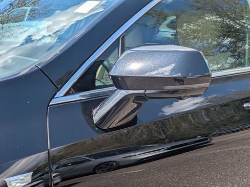 Used 2025 Cadillac XT4 Premium Luxury FWD image 11