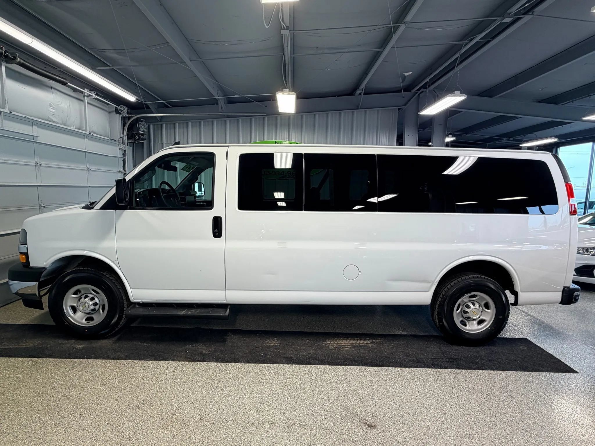 Used 2023 Chevrolet Express 3500 LT w/ LT Preferred Equipment Group RWD image 4