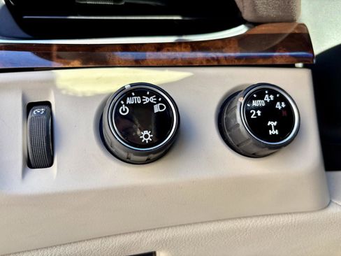 Used 2015 Cadillac Escalade ESV Premium image 24