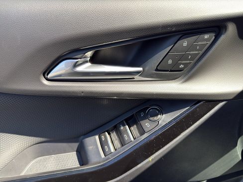 New 2026 Chevrolet Equinox RS w/ Convenience Package III FWD image 18