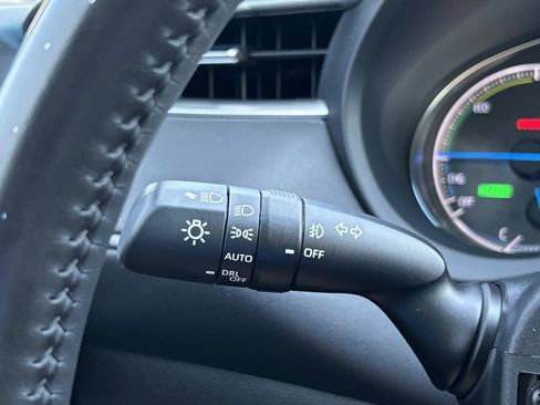 Used 2023 Toyota Venza Nightshade AWD/4WD image 27