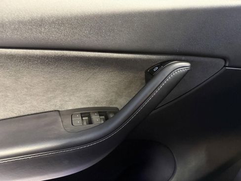 Used 2021 Tesla Model Y Performance image 34