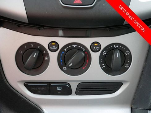 Used 2013 Ford Focus SE w/ SE Winter Pkg image 24