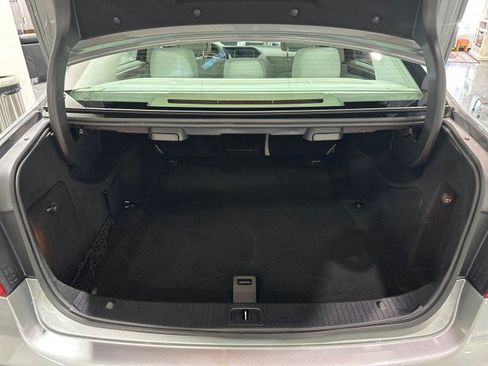 Used 2014 Mercedes-Benz E 550 4MATIC Sedan w/ Premium 1 Package image 38