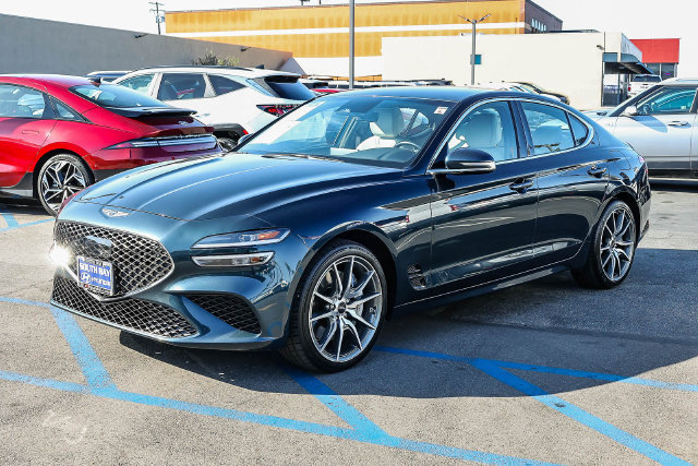Used 2024 Genesis G70 2.5T RWD image 3