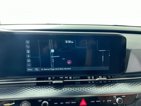 Certified 2024 Kia Carnival SX Prestige image 26