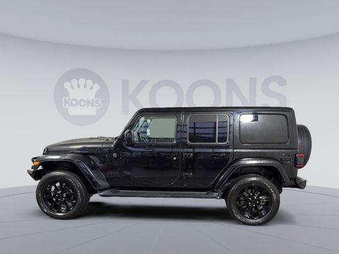 Used 2021 Jeep Wrangler Unlimited Sahara image 2