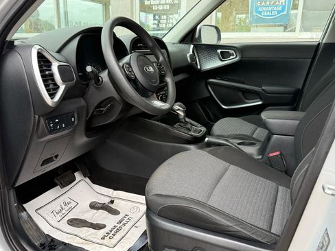 Used 2021 Kia Soul S image 9