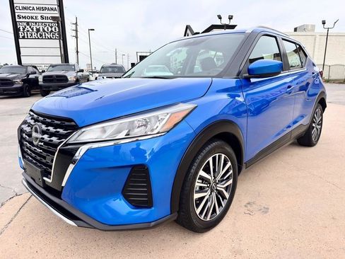 Used 2023 Nissan Kicks SV FWD image 3