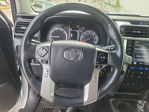 Used 2024 Toyota 4Runner Limited AWD/4WD image 25