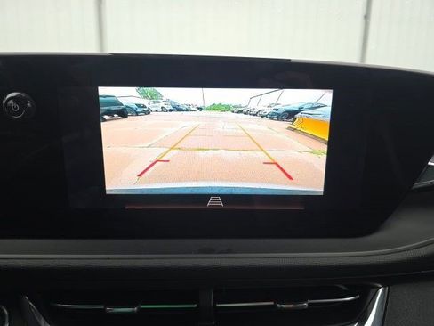 Used 2025 Buick Envista Preferred w/ Convenience I Package FWD image 21