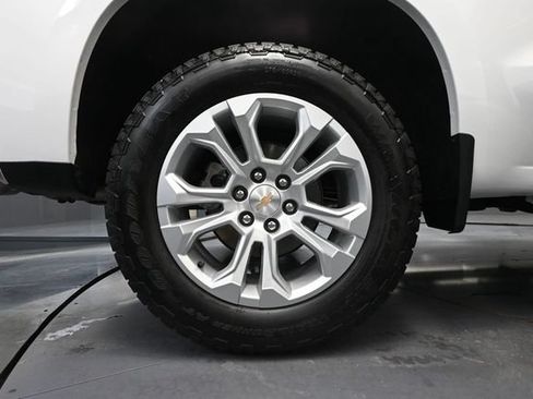 Used 2026 Chevrolet Silverado 1500 LTZ w/ LTZ Premium Package AWD/4WD image 17
