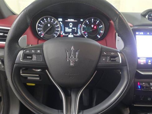 Used 2022 Maserati Ghibli Modena RWD image 11