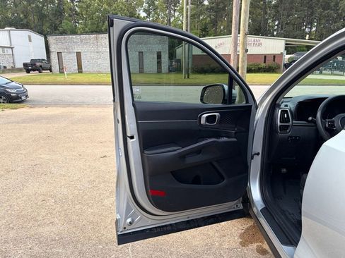 Used 2021 Kia Sorento LX image 20