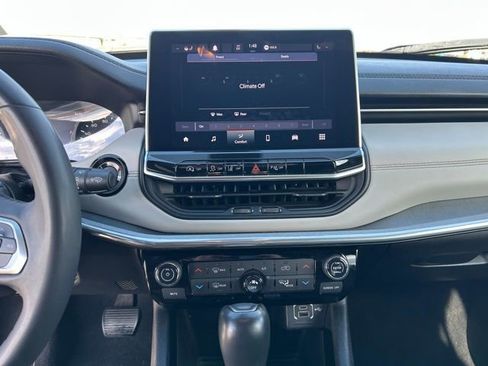 Used 2023 Jeep Compass Limited image 20