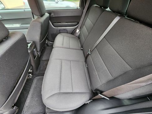 Used 2010 Ford Escape XLT image 8