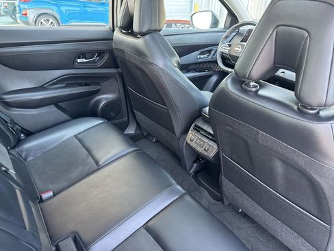 Used 2023 Nissan Ariya AWD image 23