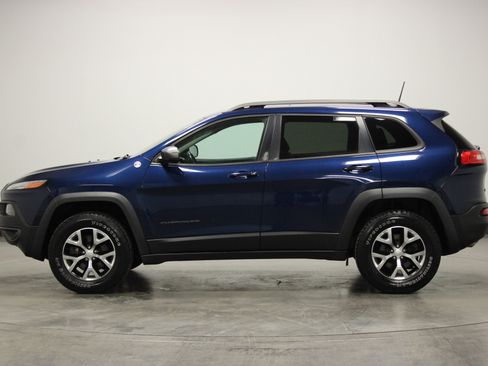 Used 2018 Jeep Cherokee Trailhawk w/ Comfort/Convenience Group image 5