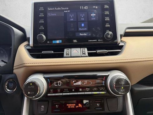 Used 2020 Toyota RAV4 Limited AWD/4WD image 17