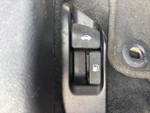 Used 2016 Toyota Camry SE FWD image 43