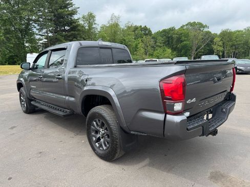 Used 2020 Toyota Tacoma SR5 AWD/4WD image 3