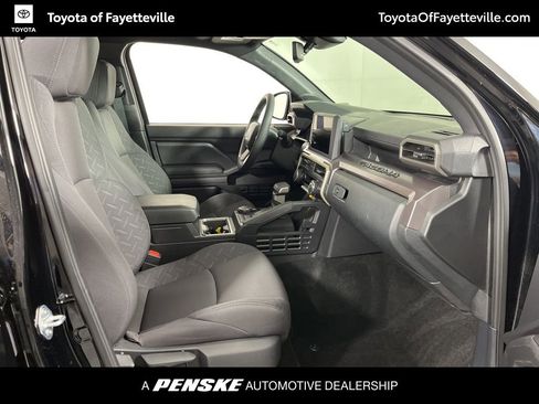 Certified 2025 Toyota Tacoma SR5 w/ SR5 Upgrade Package AWD/4WD image 6