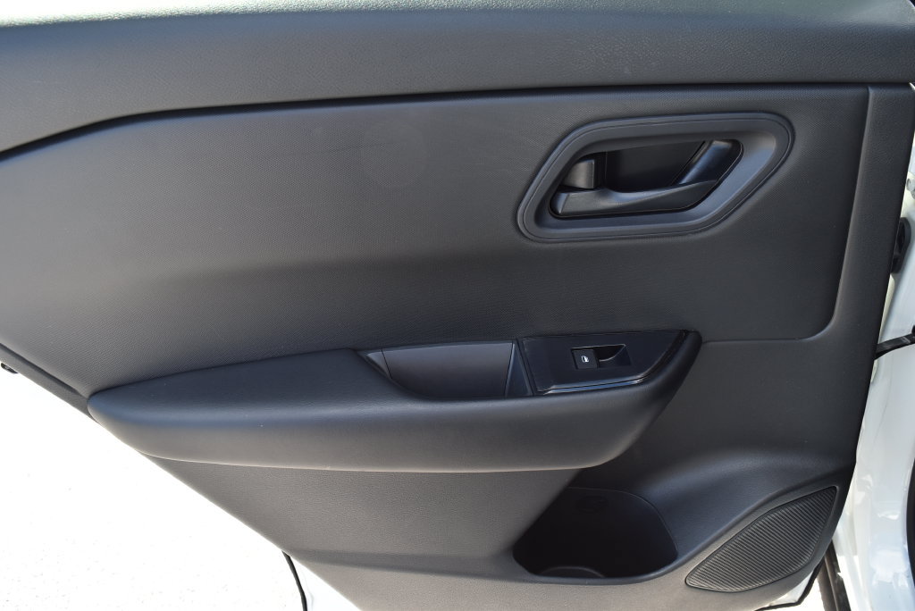 Used 2024 Nissan Rogue S FWD image 10