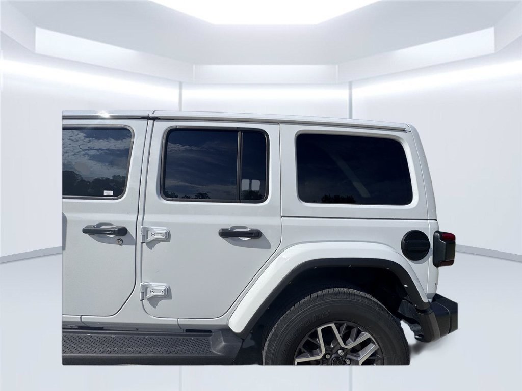 Used 2024 Jeep Wrangler Unlimited Sahara AWD/4WD image 28