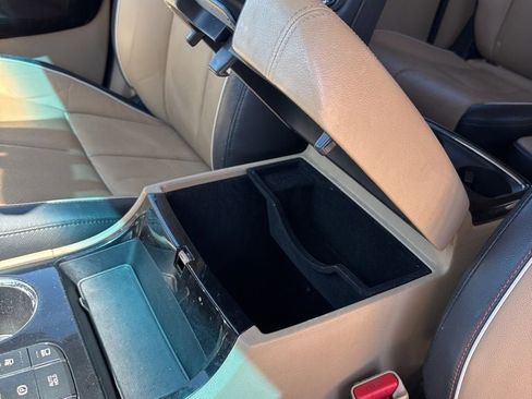 Used 2019 Kia Sedona SX FWD image 13