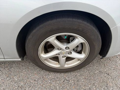 Used 2018 Chevrolet Malibu LS FWD image 12