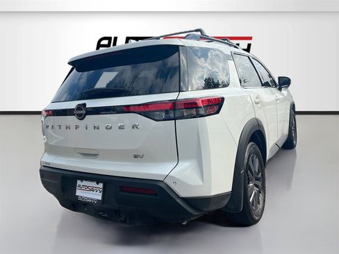 Used 2022 Nissan Pathfinder SV w/ SV Premium Package image 7