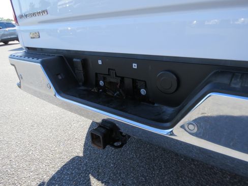 Used 2021 Chevrolet Silverado 1500 LTZ w/ Technology Package AWD/4WD image 14