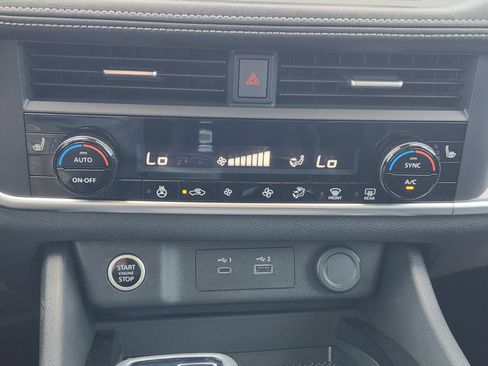 Used 2023 Nissan Rogue SV w/ SV Premium B Package FWD image 22
