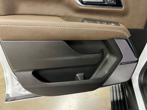 New 2026 GMC Yukon XL Denali Ultimate w/ LPO, Floor Liner Package AWD/4WD image 15