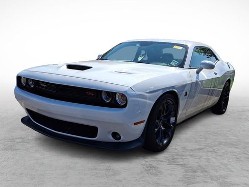 Used 2021 Dodge Challenger R/T Scat Pack RWD image 1