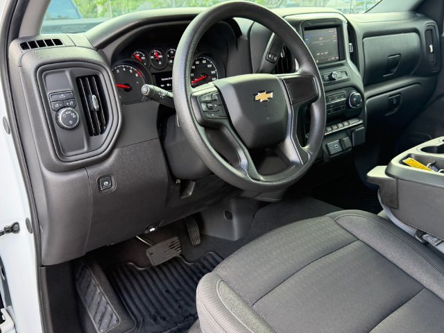 Used 2024 Chevrolet Silverado 1500 Custom RWD image 3