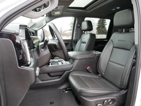 Used 2024 GMC Sierra 2500 Denali w/ Denali Reserve Package image 34