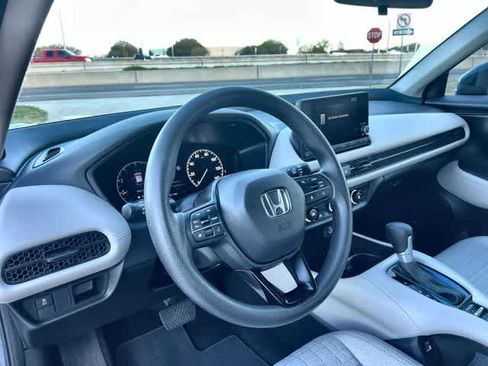 Used 2023 Honda HR-V LX image 15
