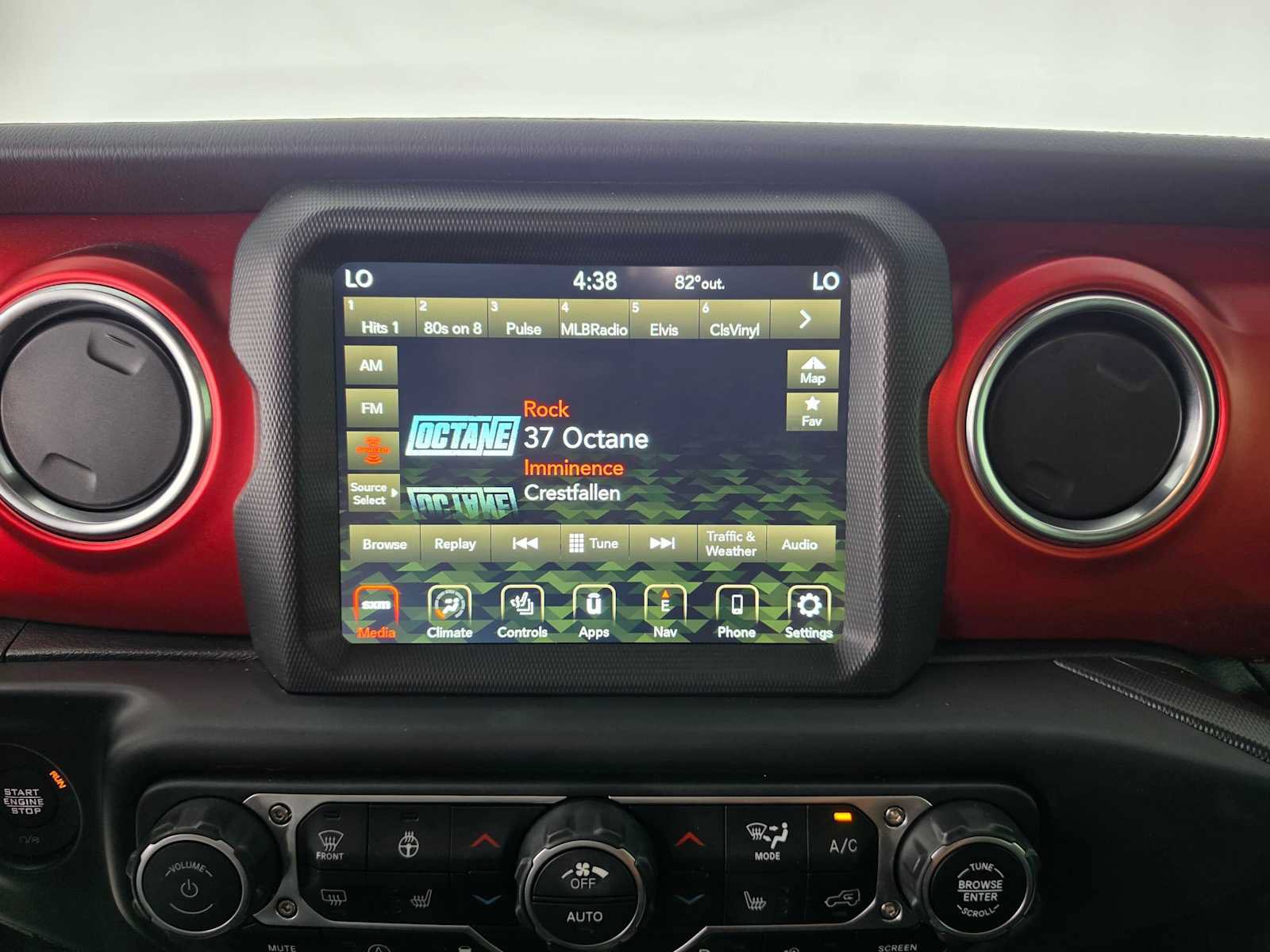 Used 2022 Jeep Wrangler Unlimited Rubicon w/ Steel Bumper Group AWD/4WD image 26