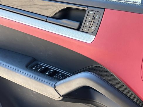Certified 2024 Porsche Cayenne Coupe AWD/4WD image 30